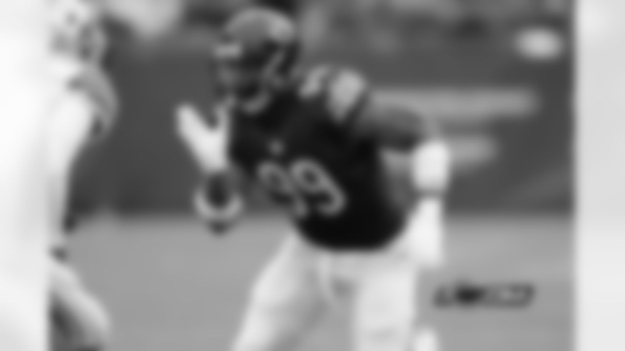 LB Lamarr Houston