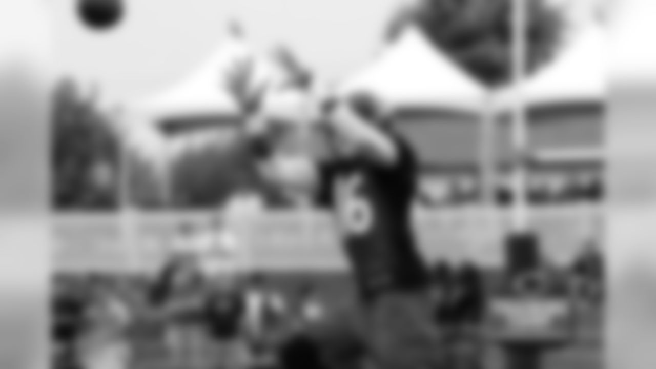 WR #16 Jerrell Jackson