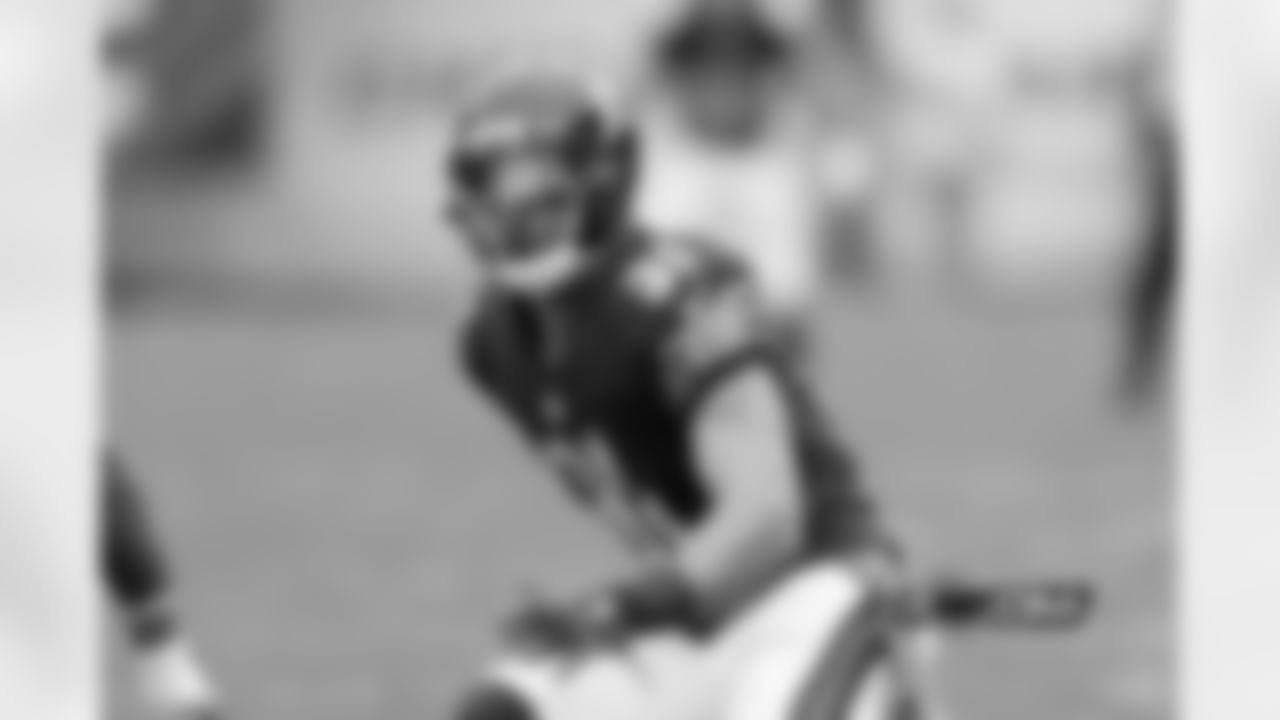 DB Chris Prosinski