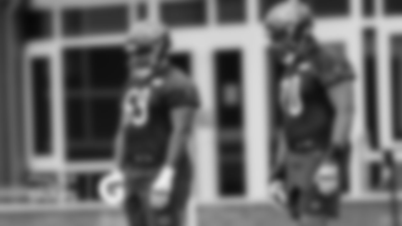OL Ja'Tyre Carter, OL Braxton Jones