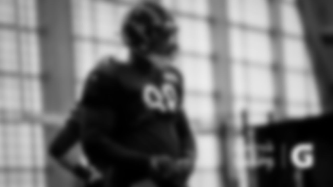 DL Bilal Nichols