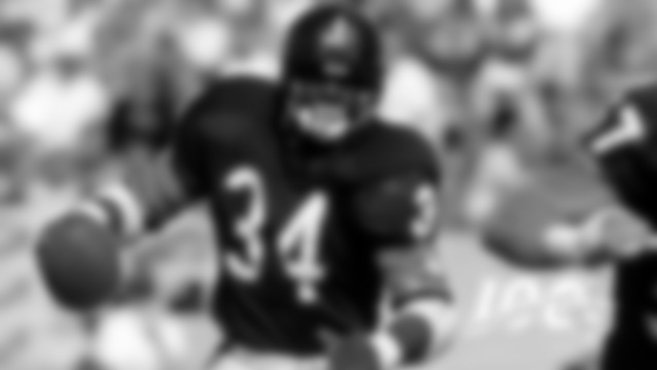 Walter Payton
Running Back
Played with the Bears from 1975-1987
HOF Class of 1993