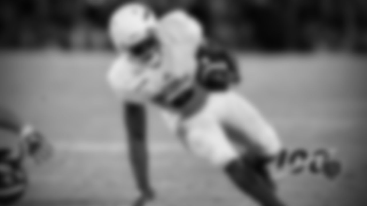 With the 222nd overall pick in the 2019 NFL Draft, the Bears select RB Kerrith Whyte Jr.