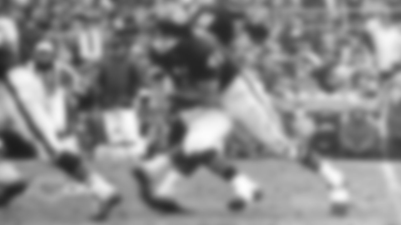 Brian Piccolo
Favorite player of: Danny Trevathan