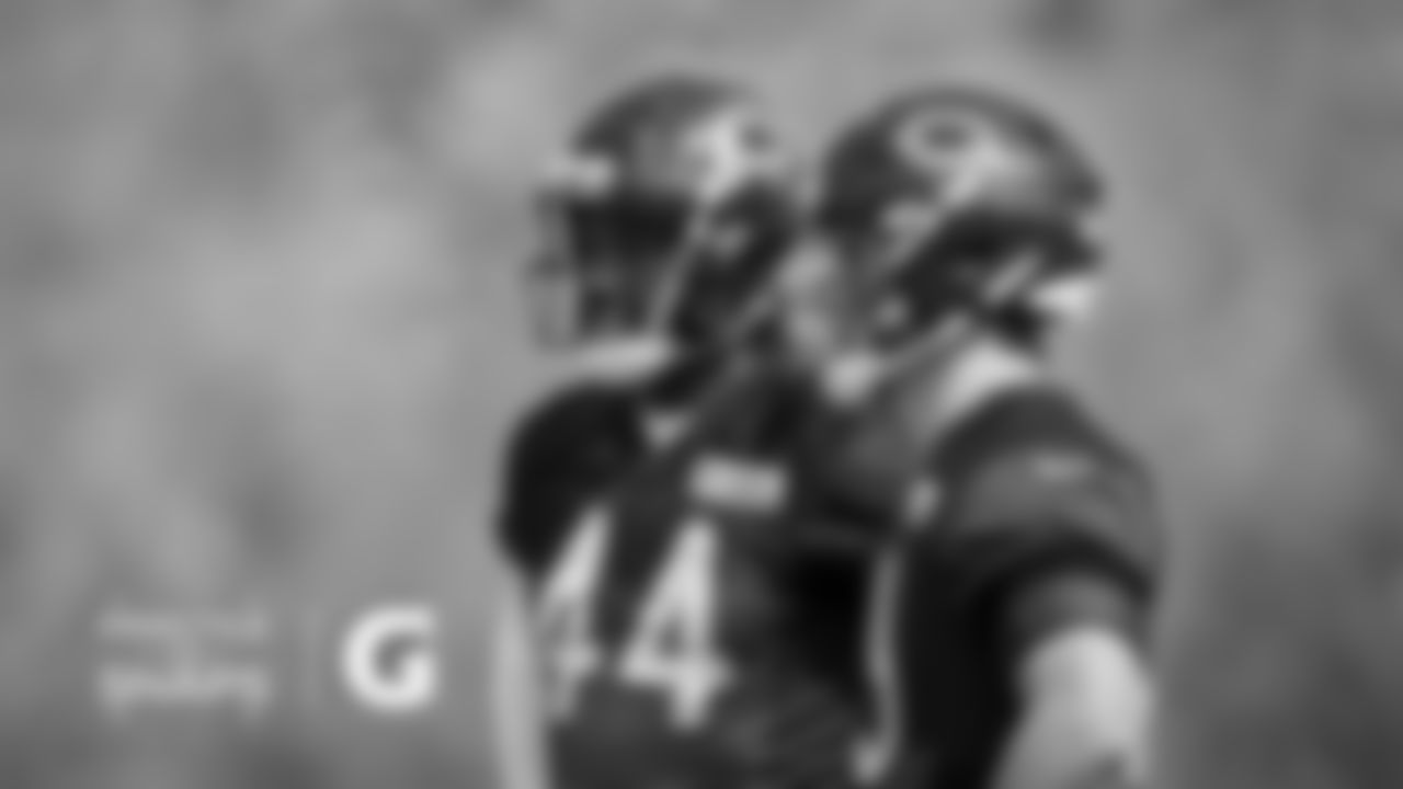 TE Michael Roberts, TE Scooter Harrington