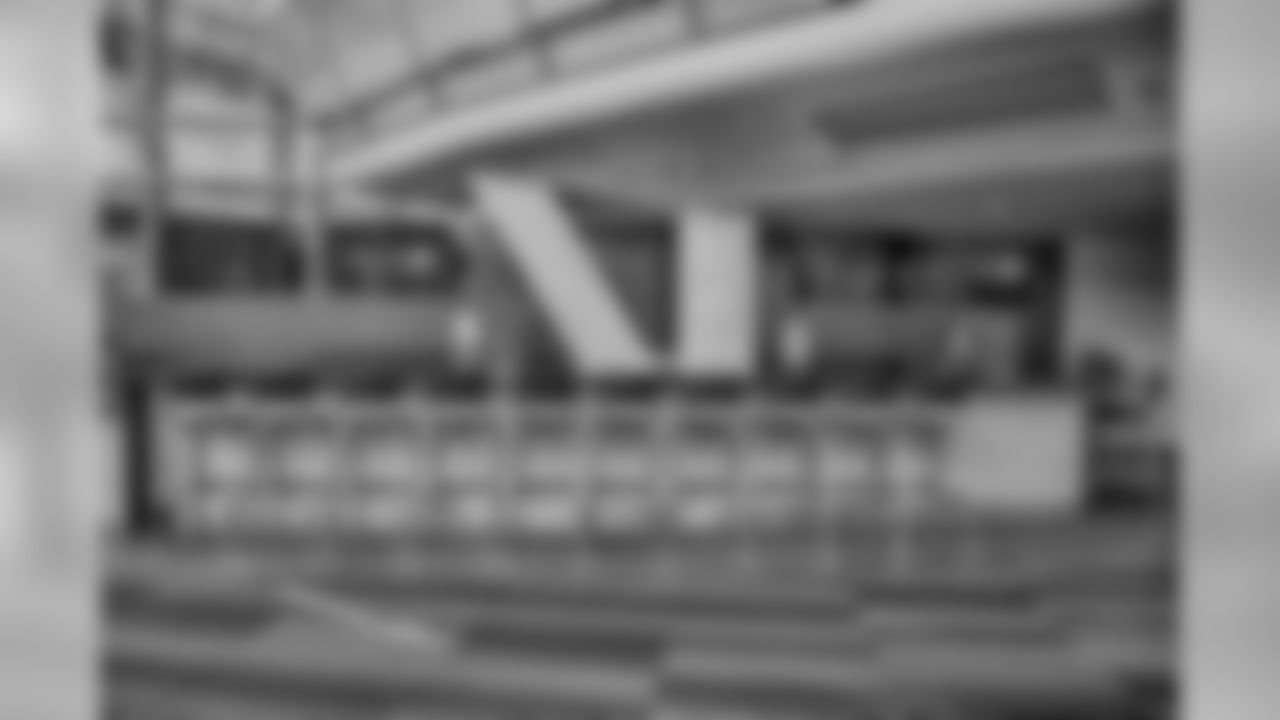 united-club-full-02