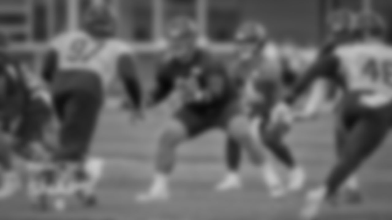 OL Ted Larsen
