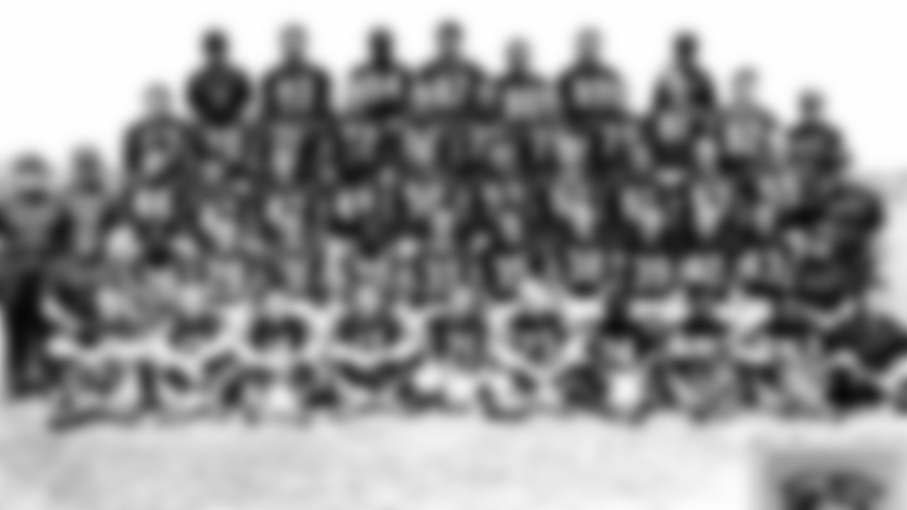 1962
9. Wade 12. Norman 14. Bukich 17. Petitbon 21. Bethune 23. Whitsell 24. Taylor 25. Caroline 26. McRae 28. Galimore 29. Bull 31. Fortunato 32. Powell 33. Morris 35. Casares 38. Brown 39. Adams 40. Mullins 43. Dooley 46. Coia 47. Morris 48. Neck 49. Bivins 50. Pyle 53. Kirk 60. Davis 61. George 63. Wetoska 65. Fanning 67. Karras 70. Lee 71. Leggett 72. Cadile 74. Kilcullen 75. Williams 78. Jones 79. Anderson 81. Atkins 82. Youmans 83. LeClerc 84. Farrington 87. O'Bradovich 88. Green 89. Ditka George Halas - Head Coach