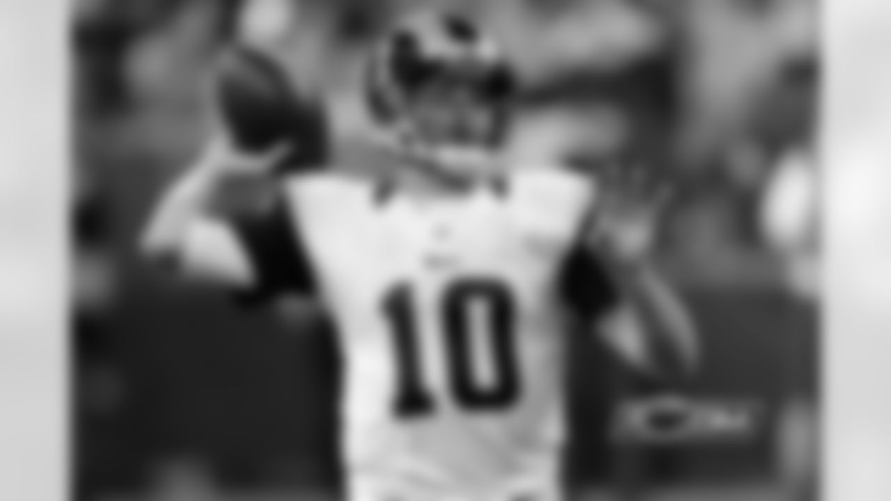 (Backups: 9 Austin Davis, 3 Brady Quinn)