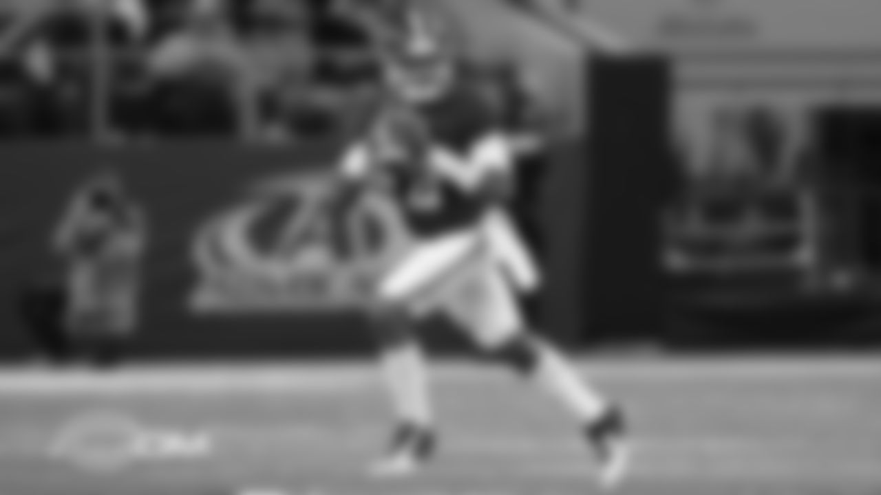QB Jalen Hurts