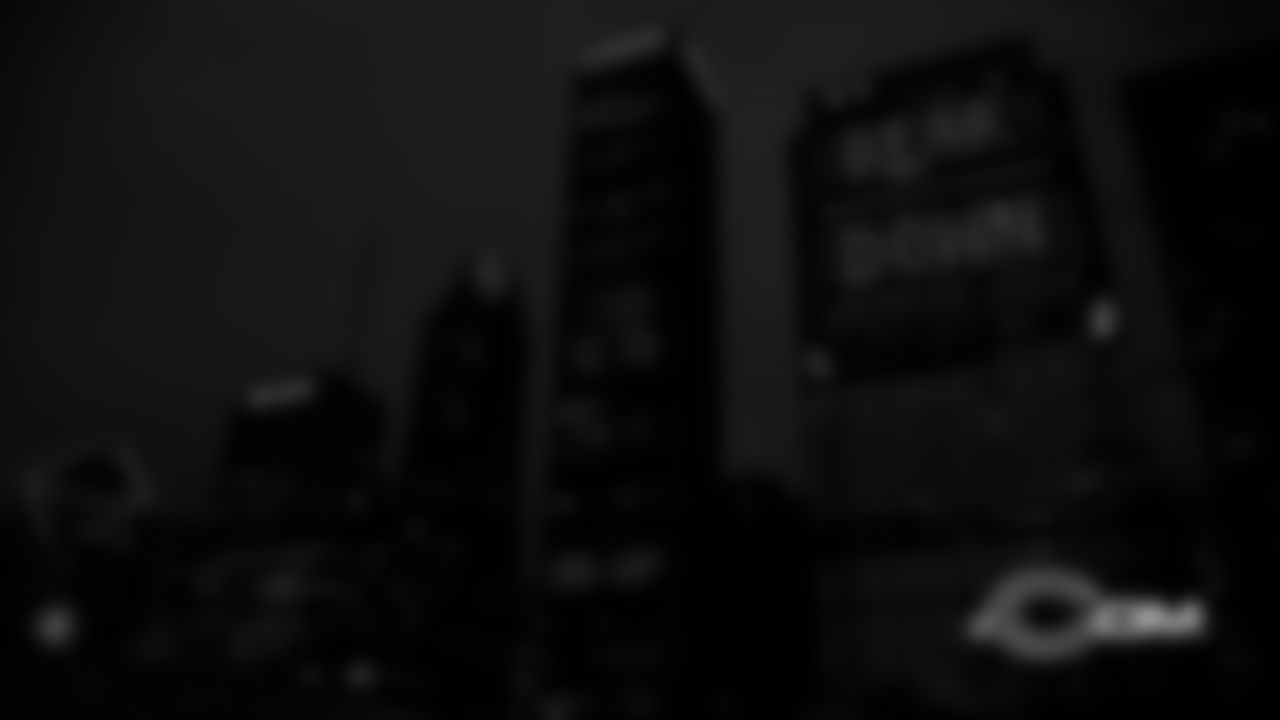 bears_lights_and_flag_05