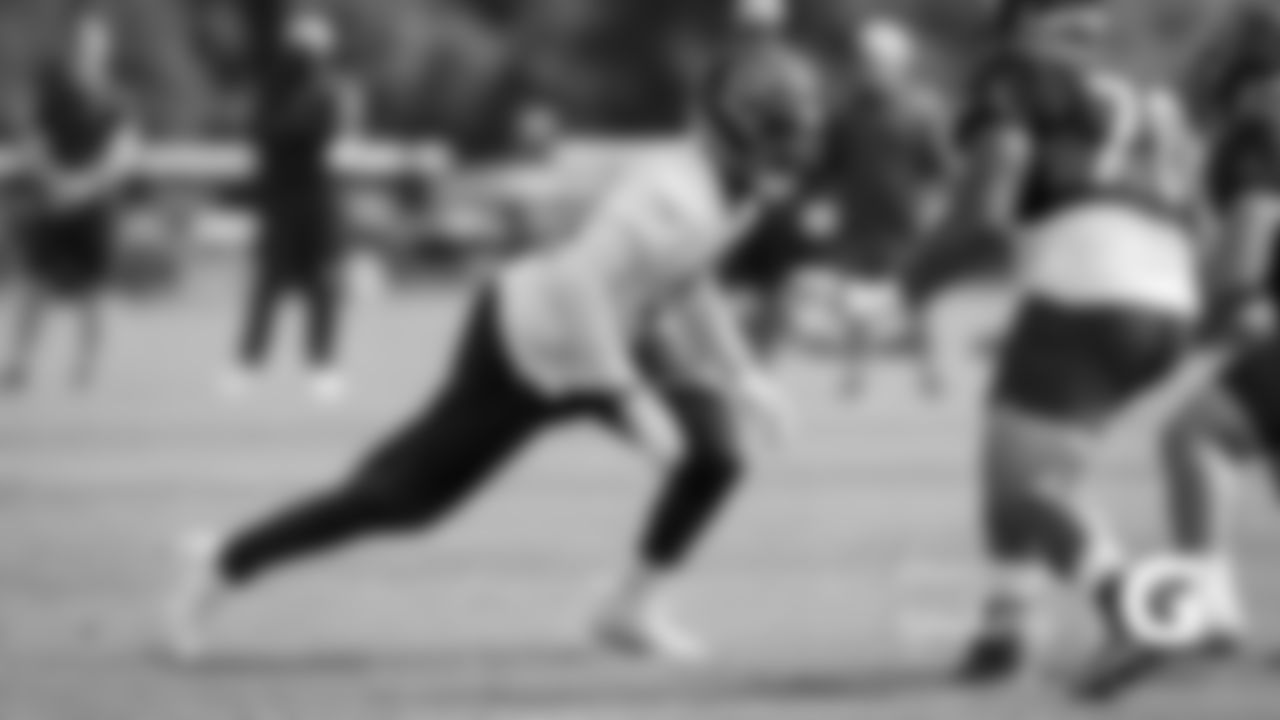 LB Robert Quinn