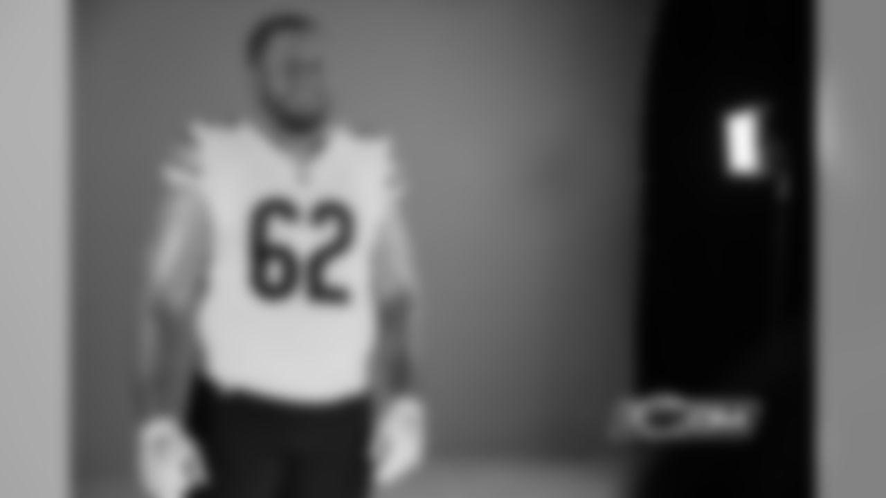 OL Ted Larsen