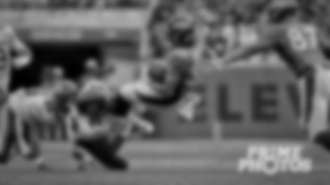 LB Leonard Floyd