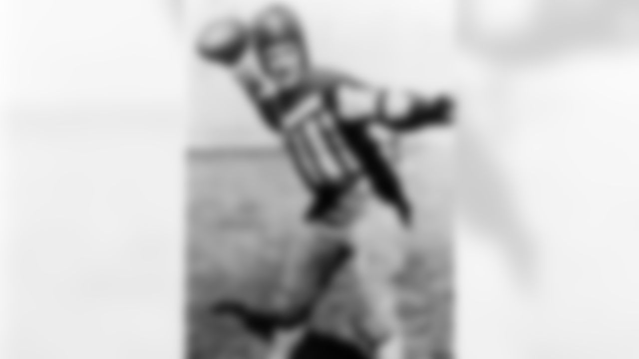 Harold "Red" Grange
Class of 1963