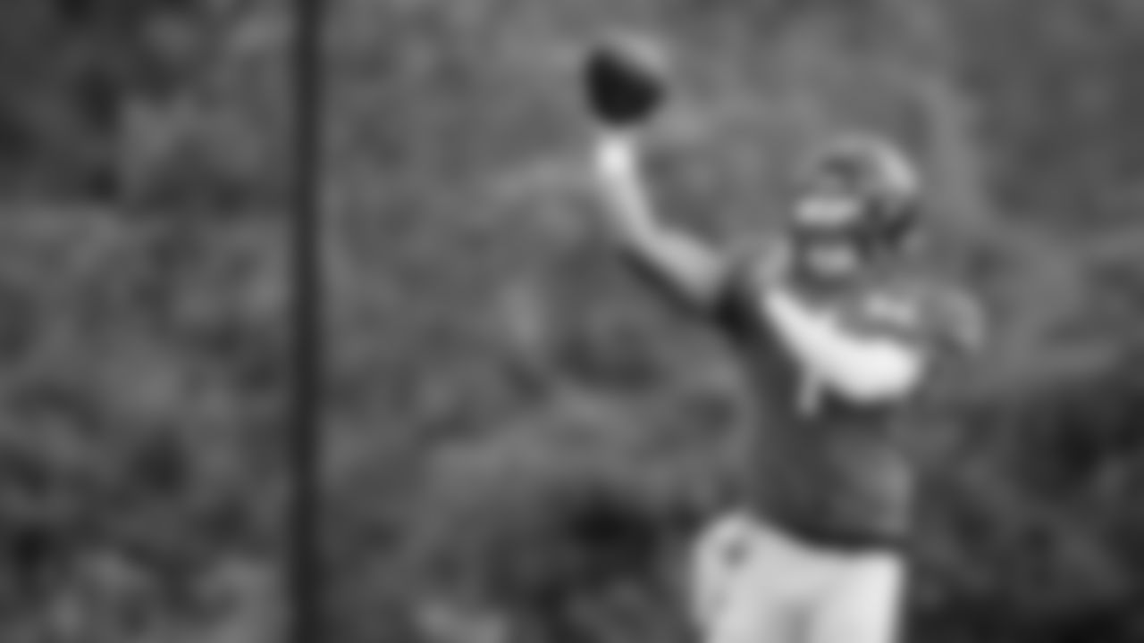 QB Justin Fields