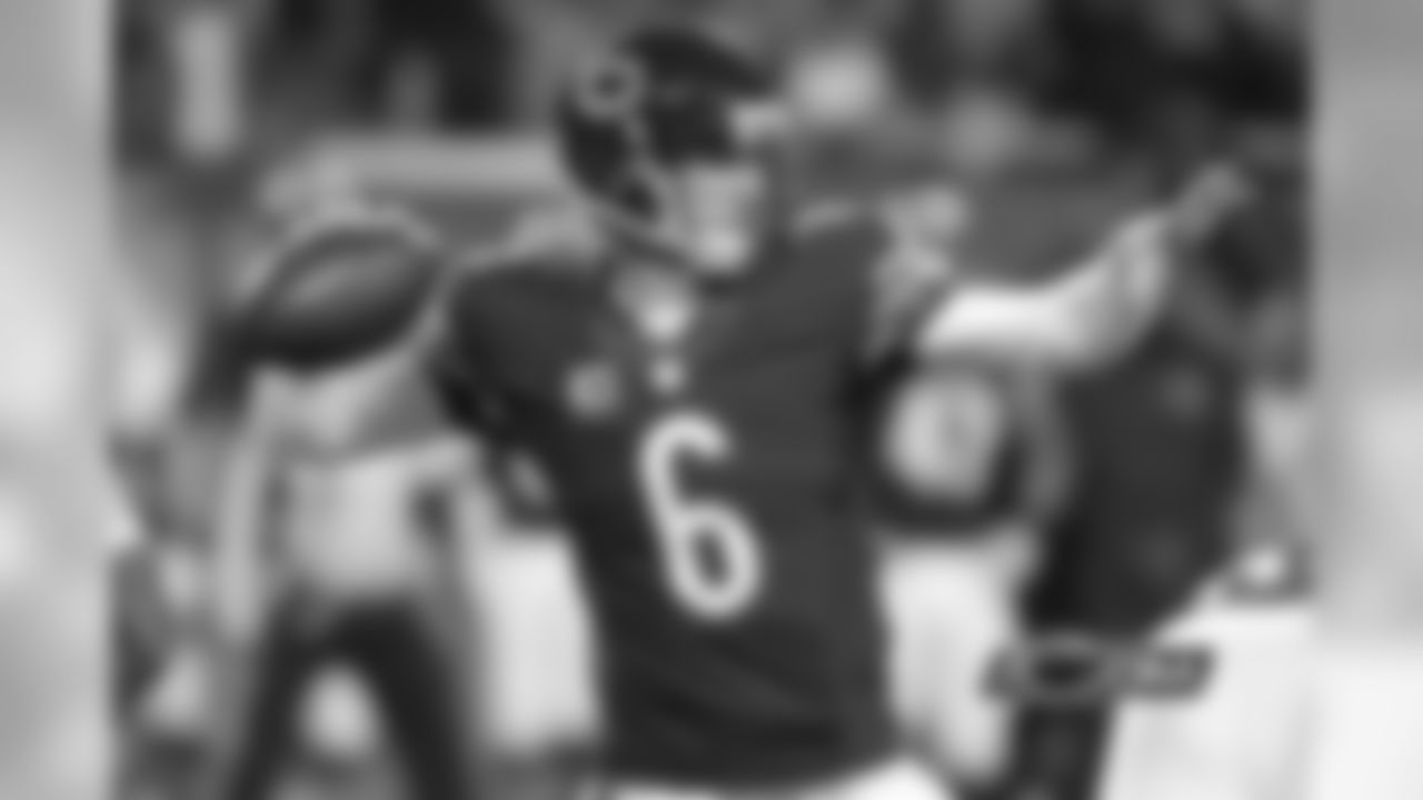 Jan 2: Re-signed QB Jay Cutler to 7-year contract