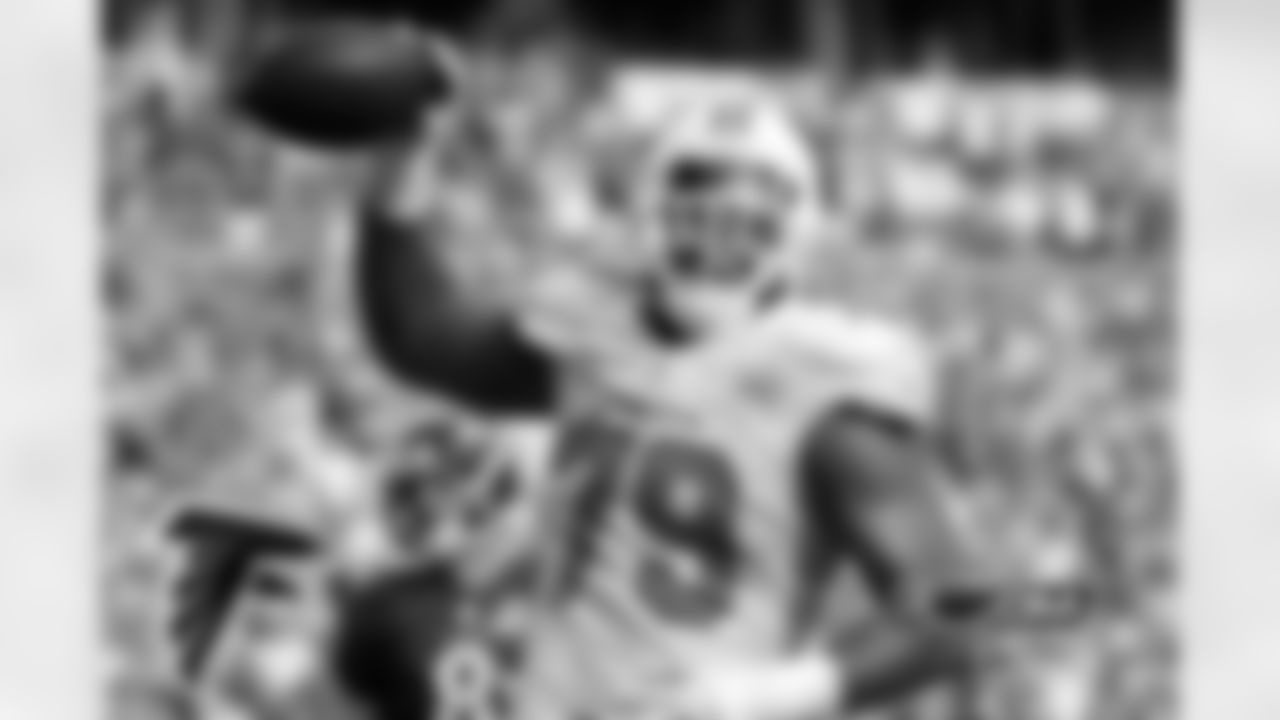 Derrick Shelby, DE - Signed with Atlanta
