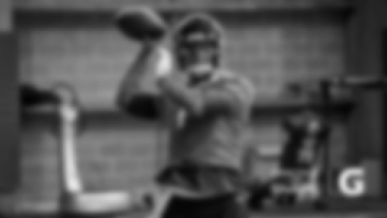 QB Justin Fields