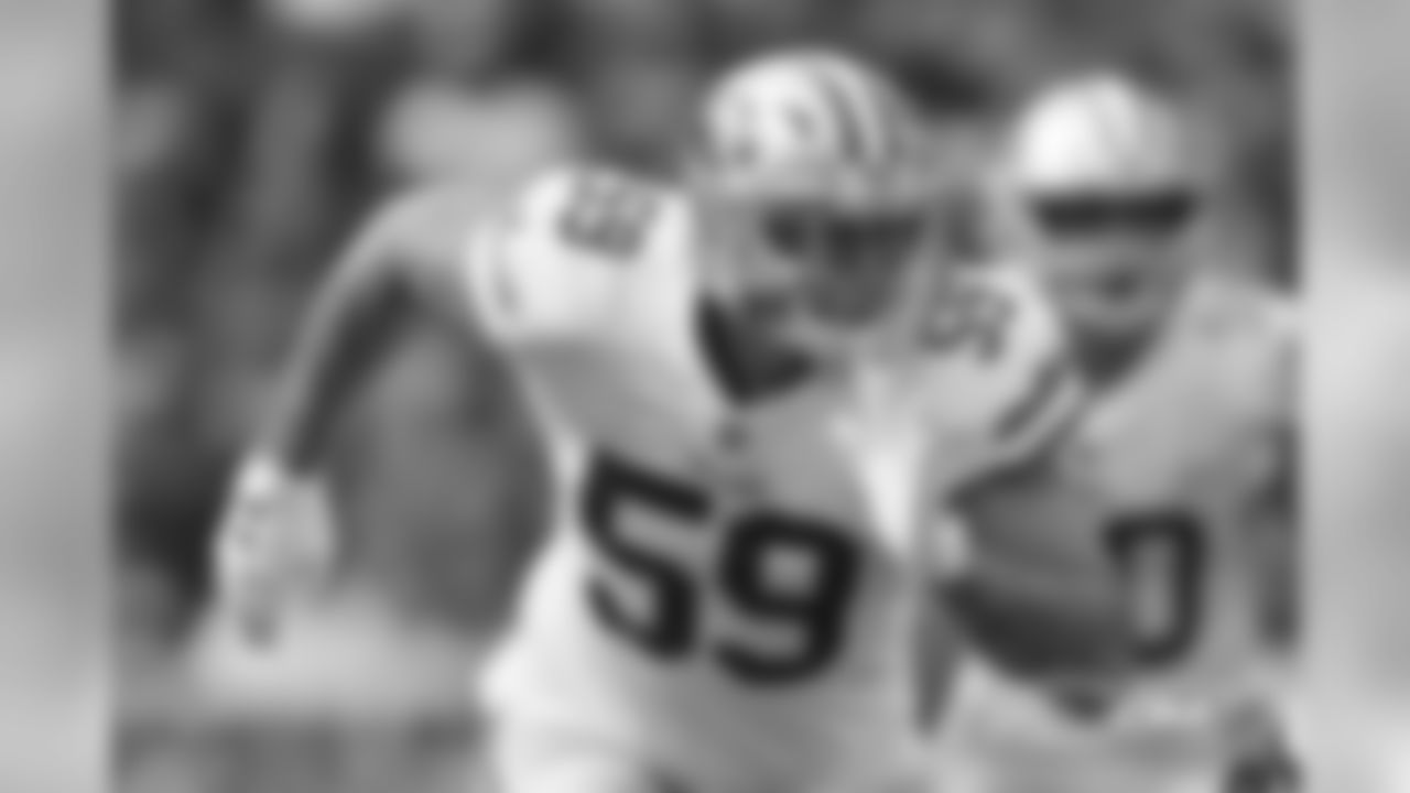 March 15, 2018 - Signed LB Aaron Lynch to a one-year contract.