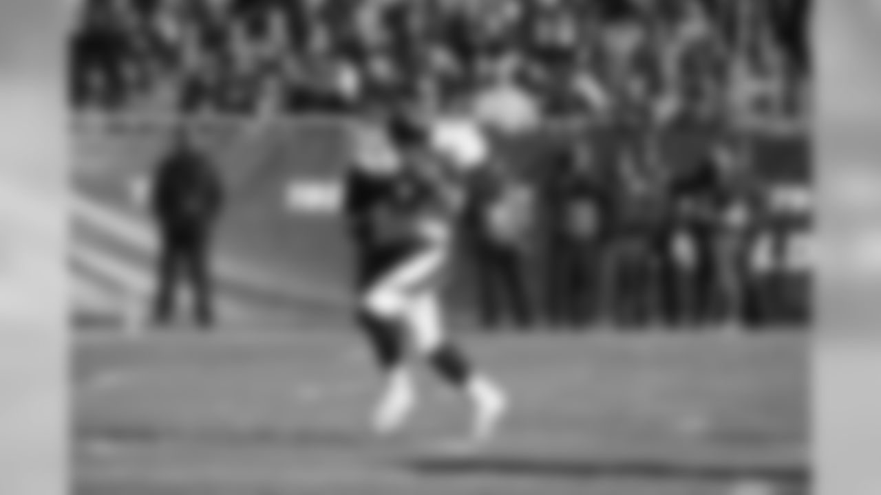 Denver Broncos quarterback Brock Osweiler