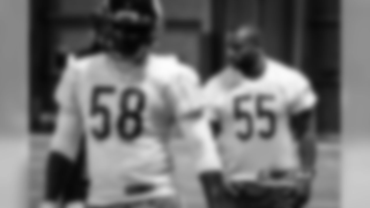 LB D.J. Williams and LB Lance Briggs
