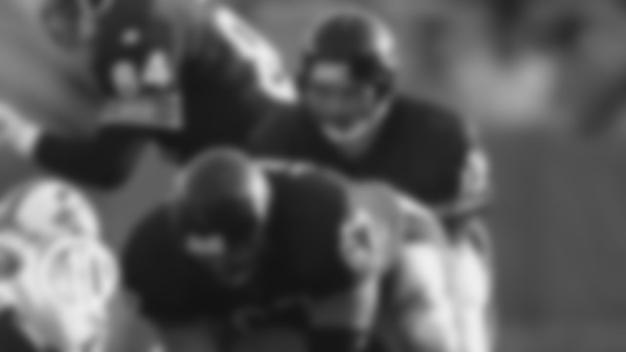 (7) Erik Kramer, quarterback
Kramer spent five seasons with the Bears from 1994-98, throwing for 10,582 yards with 63 touchdowns, 45 interceptions and an 80.7 passer rating. In 1995, he set single-season team passing records that still stand with 3,838 yards and 29 touchdowns.