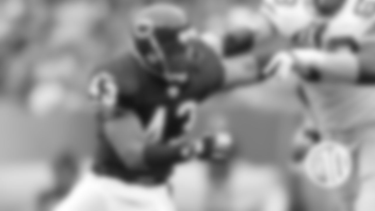(8) Mike Green, safety (2000)
The final pick in the 2000 NFL Draft, Green spent five seasons with the Bears, including two as a full-time starter—compiling more than 100 tackles in both of those seasons.