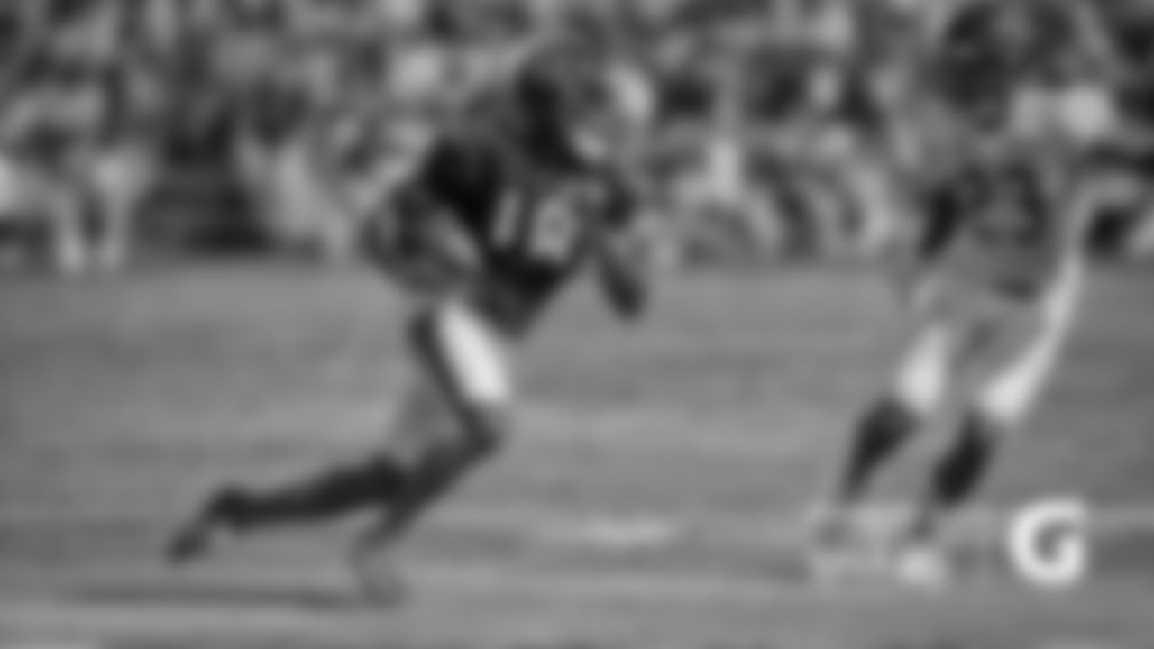 WR Taylor Gabriel, DB Kyle Fuller