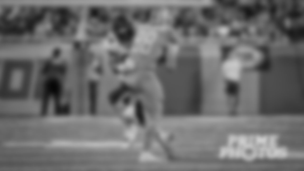 LB Leonard Floyd