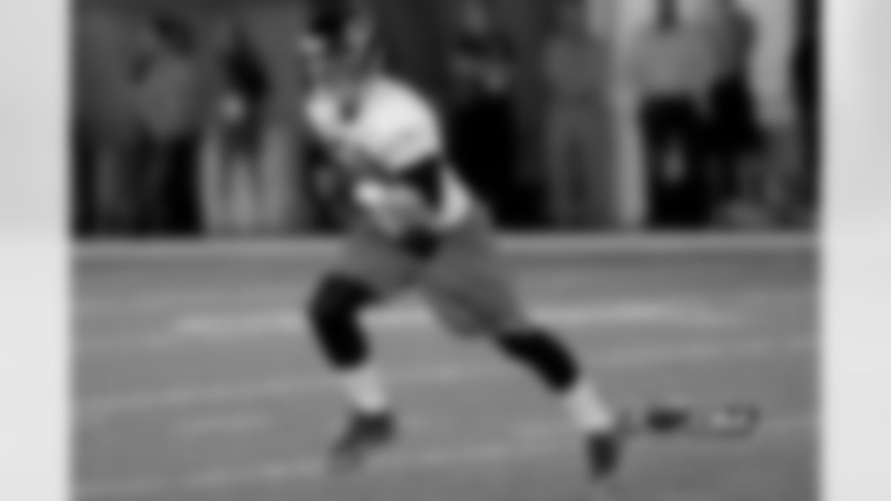 LB 50 Shea McClellin
