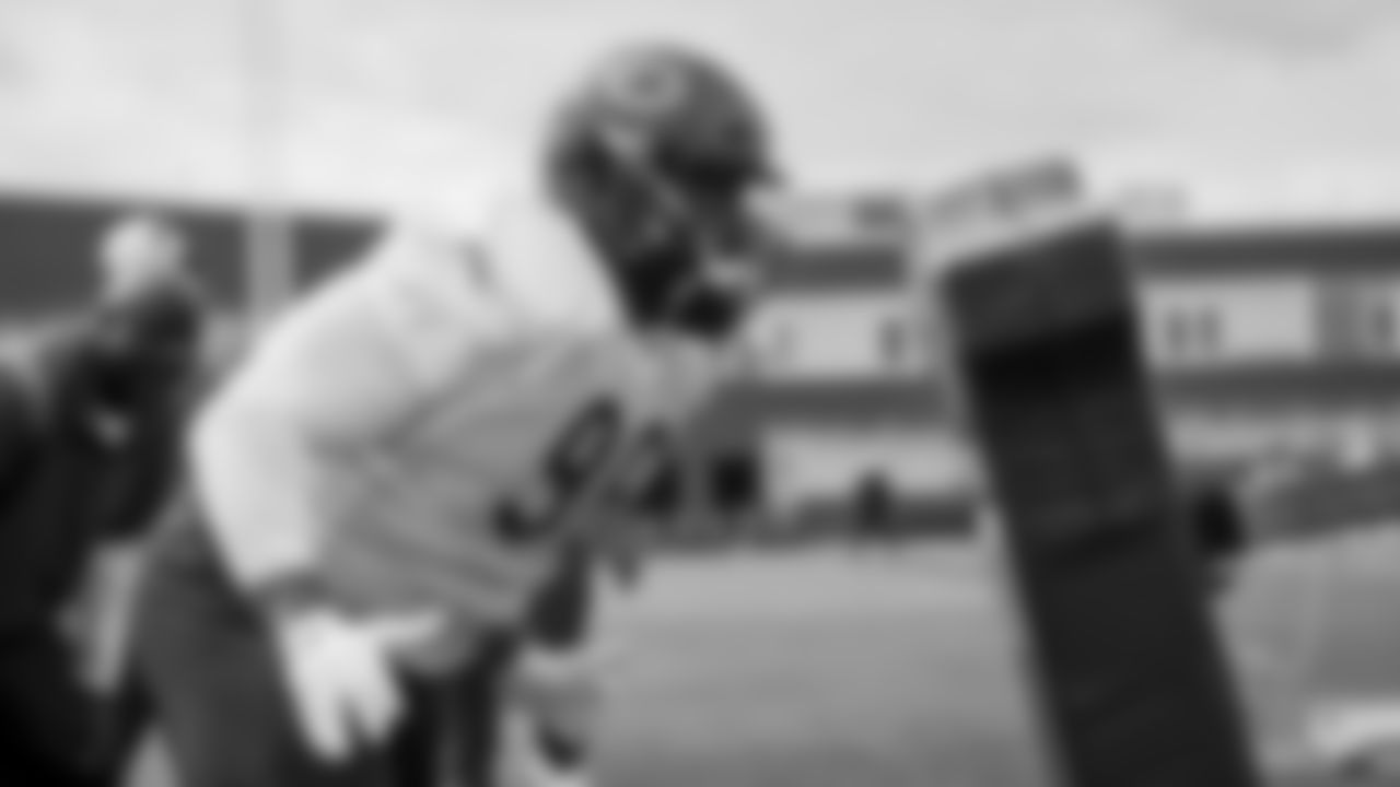 DL Akiem Hicks