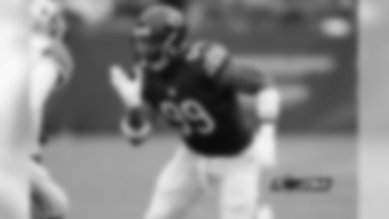 LB Lamarr Houston