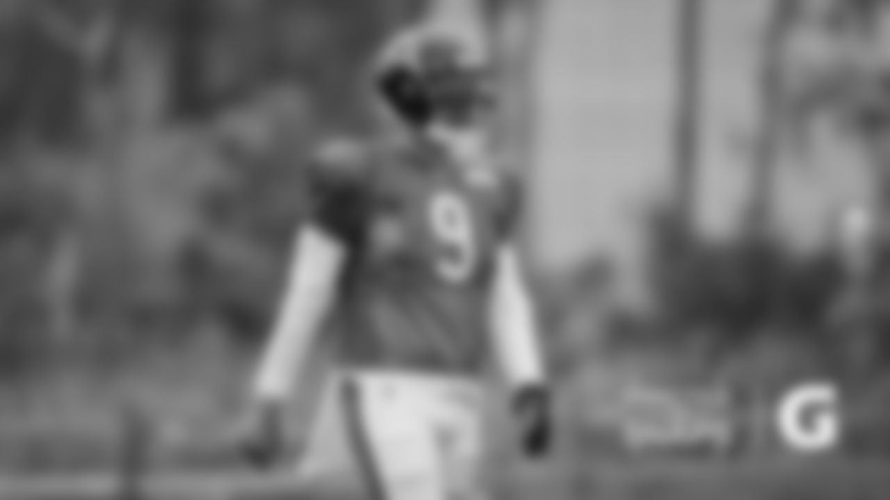 QB Nick Foles