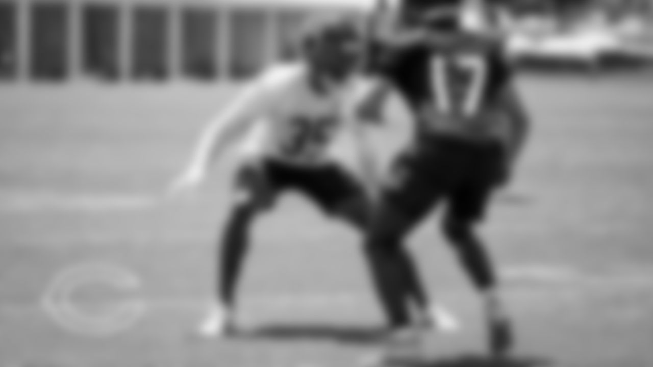 DB Jaylon Jones | #35