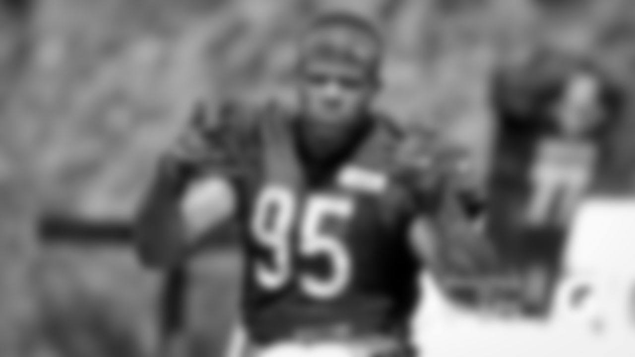 DE Roy Robertson-Harris
