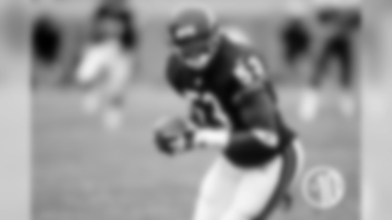 Warrick Holdman: Holdman played five seasons with the Bears, registering 3.5 sacks and seven forced fumbles. He was also strong in run support.