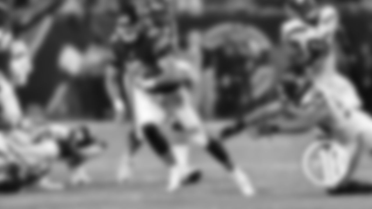6. Mitchell Trubisky, Week 2 - 14.4 Points
In the Bears' first win of the season, Mitchell Trubisky completed 25 passes for 200 yards and threw for two touchdowns to edge the Seahawks.