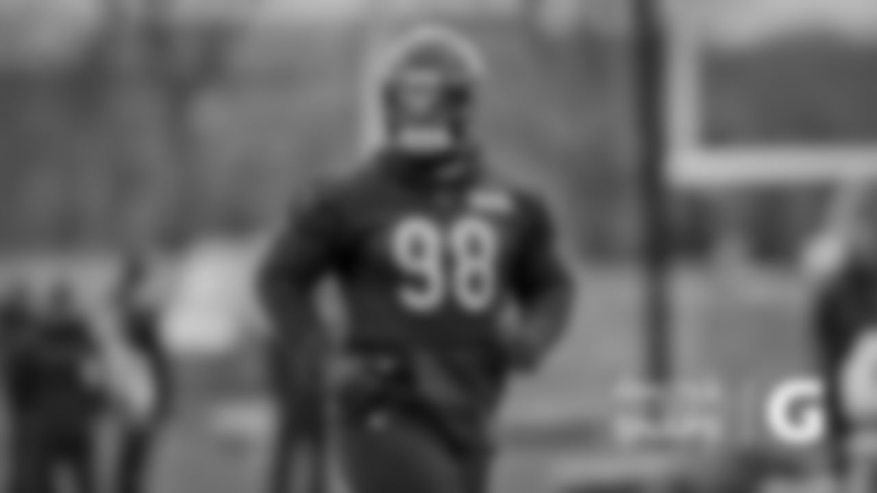 DL Bilal Nichols