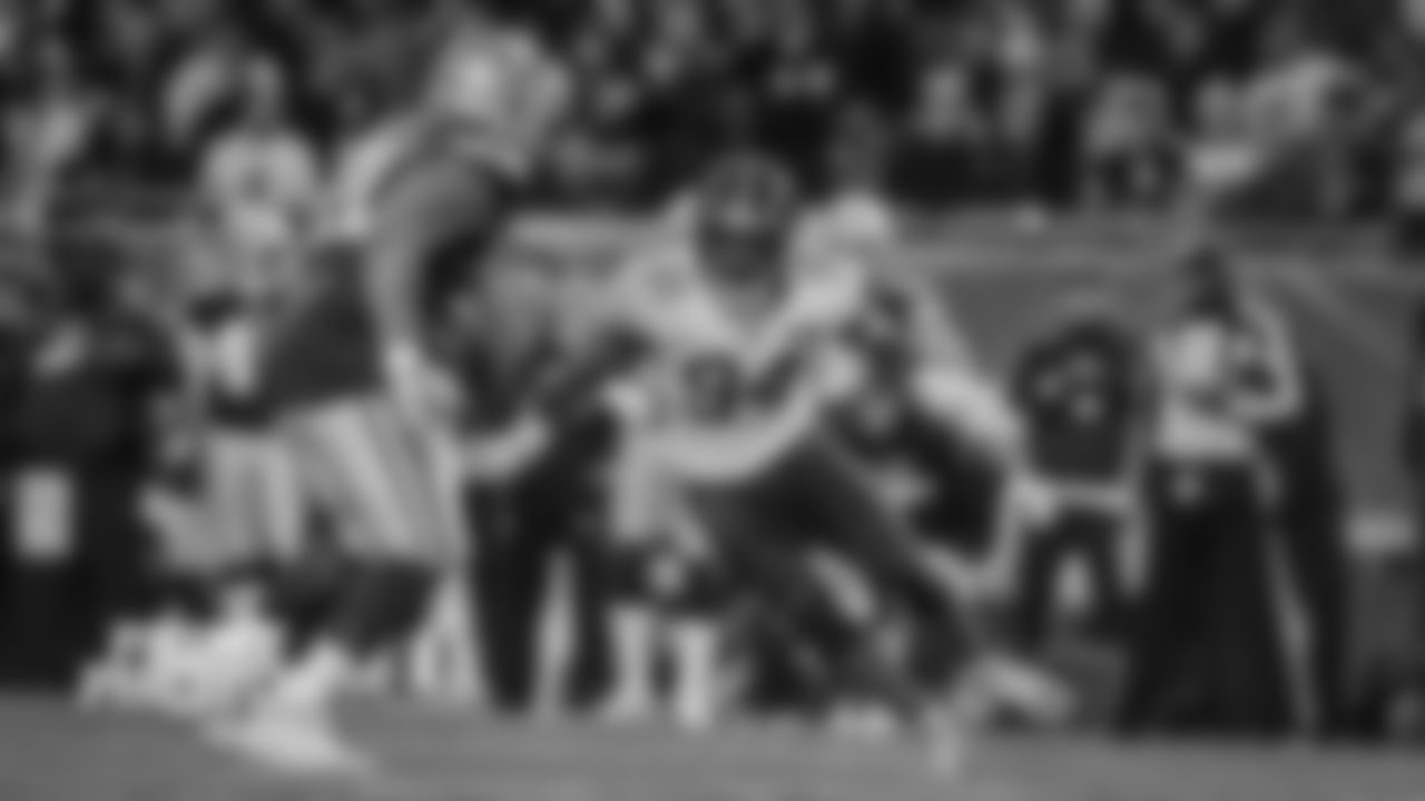LB Leonard Floyd