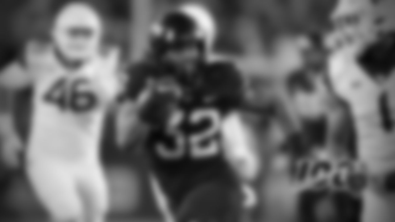 With the 73rd overall pick in the 2019 NFL Draft, the Bears select RB David Montgomery.