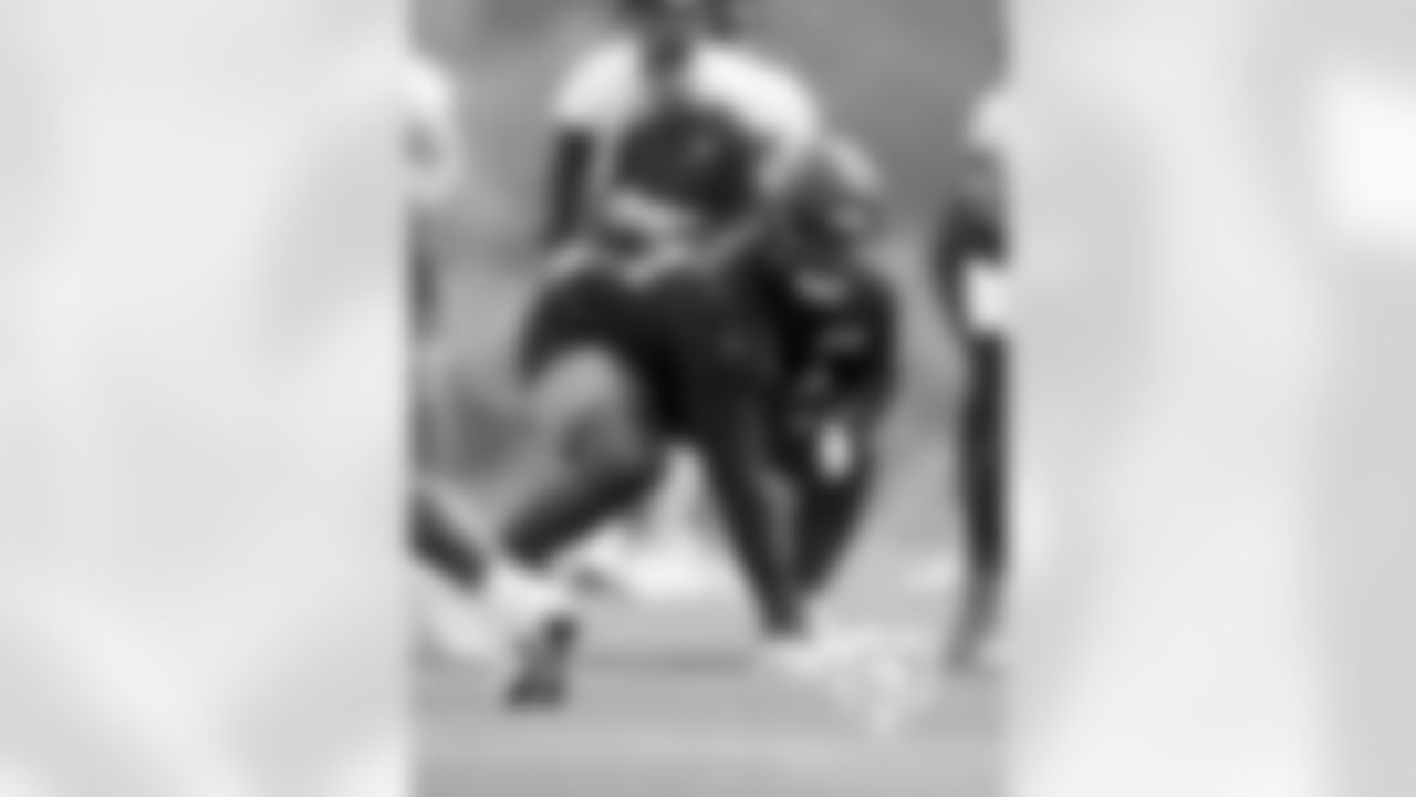 OL Nate Davis | #64