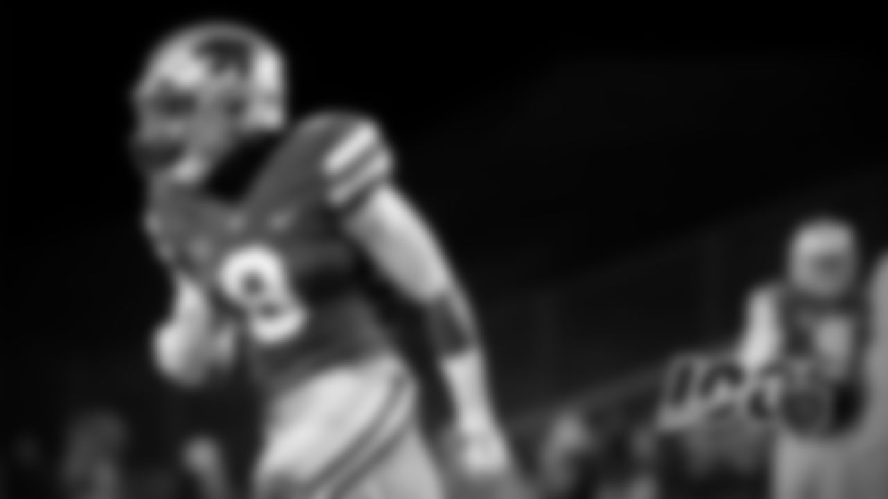 With the 205th overall pick in the 2019 NFL Draft, the Bears select DB Duke Shelley.