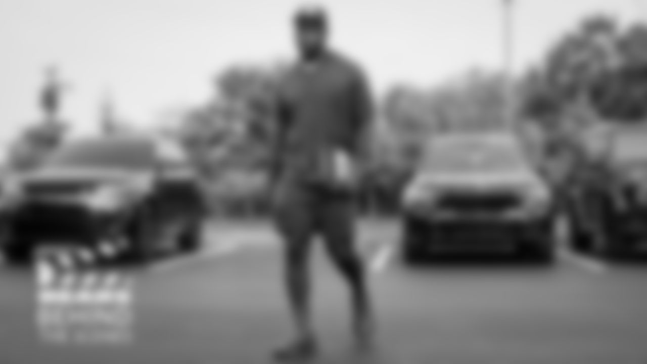 DL Jalyn Holmes