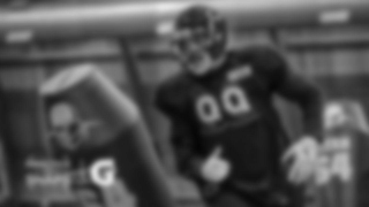 LB Aaron Lynch