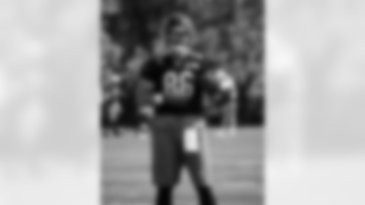 TE Zach Miller