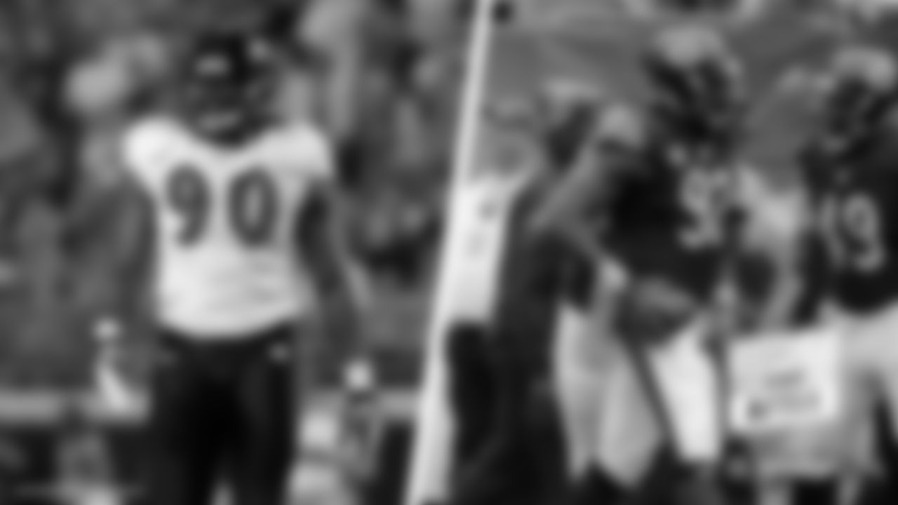 Pernell McPhee
Date of first Bears INT: 10/4/2015 vs. Oakland Raiders
Previous team before joining the Bears: Baltimore Ravens