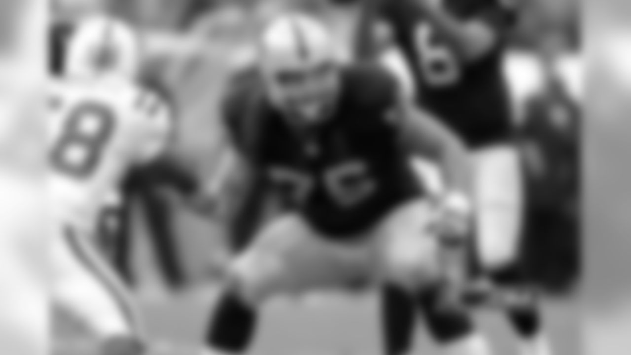 2004 - T Robert Gallery - Raiders