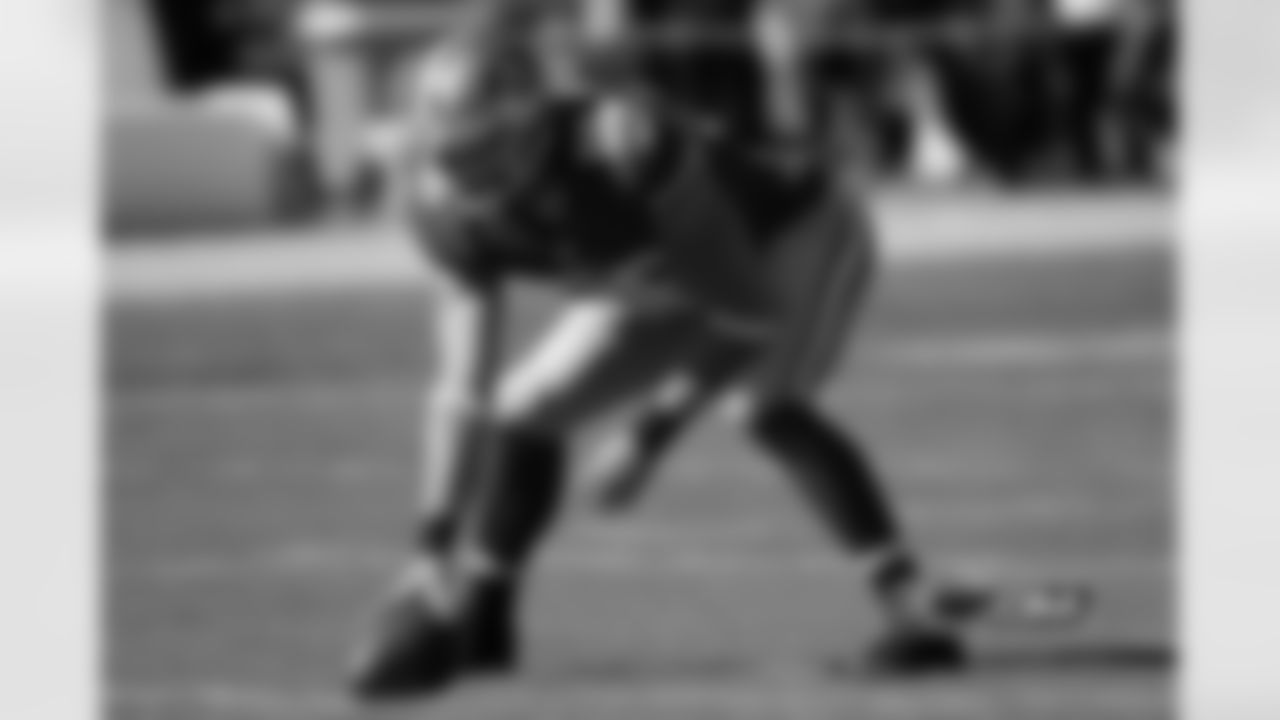 LS Kyle Nelson