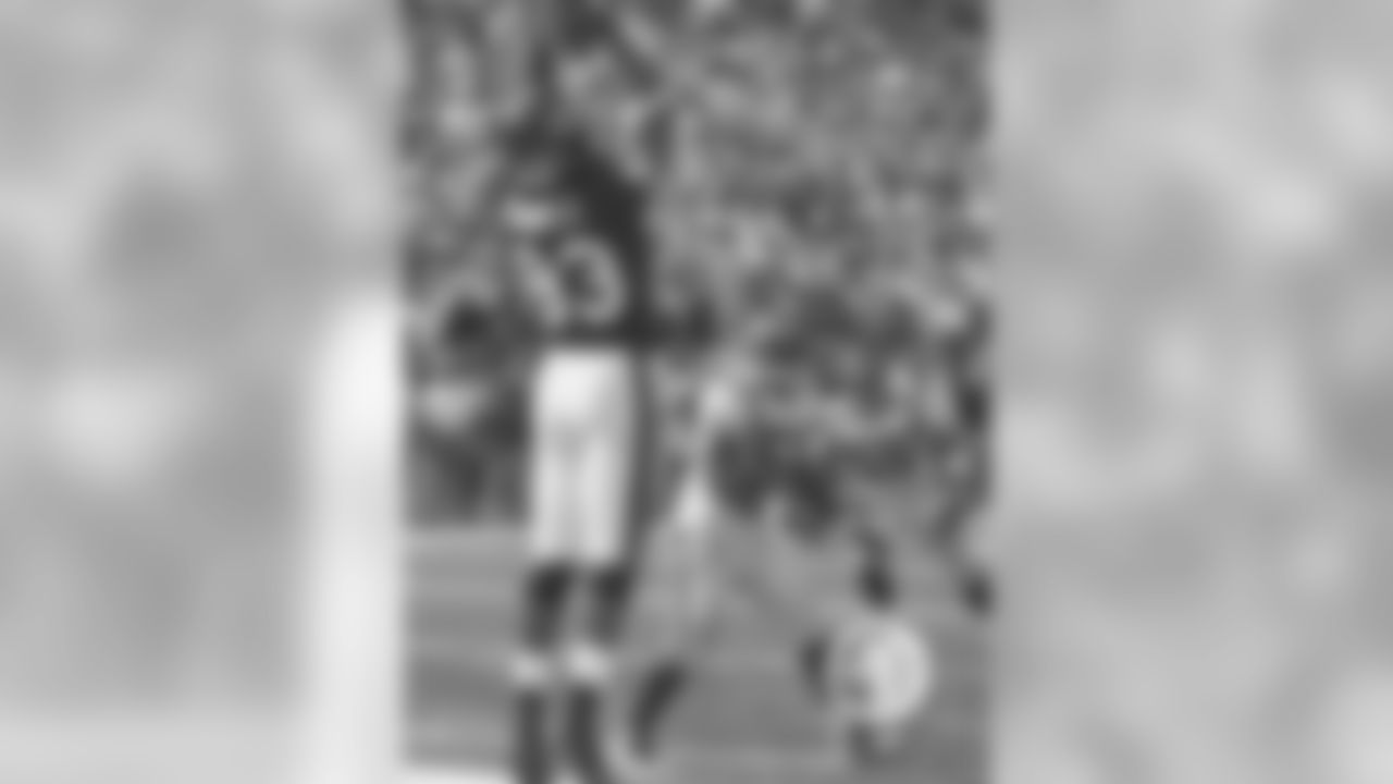 (3) Bears 27, Vikings 23 on Sept. 8, 2002 in Champaign, Ill., 85 degrees
Jim Miller's 9-yard touchdown pass to David Terrell with :28 remaining lifted the Bears to a win over their division rivals at the University of Illinois.